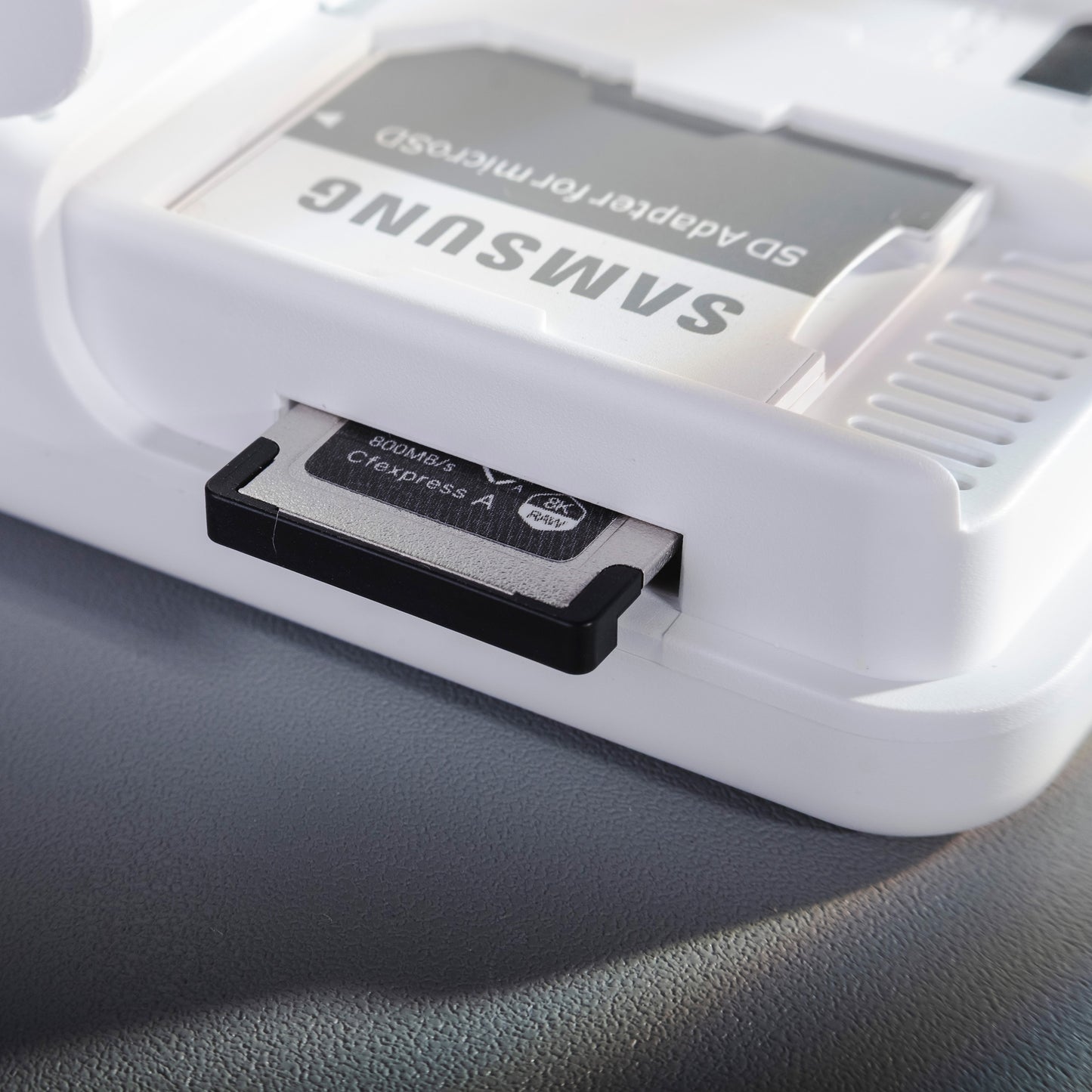 High-Speed 2-in-1 Mini UHS-II SD CF express A Card Card Reader Case USB 3.1 Storage Portable