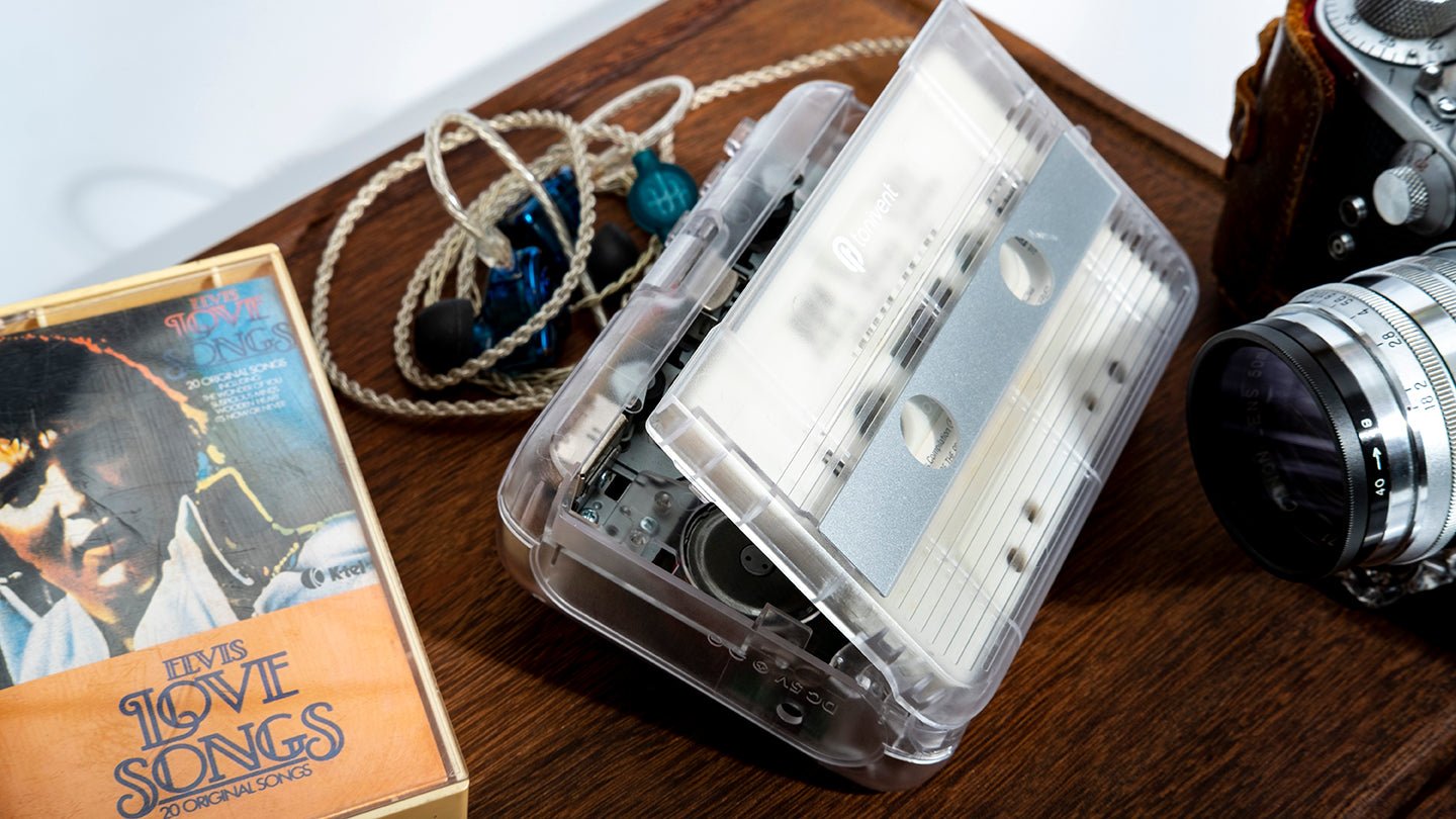 Simple pure white cassette walkman player - starcopia design store